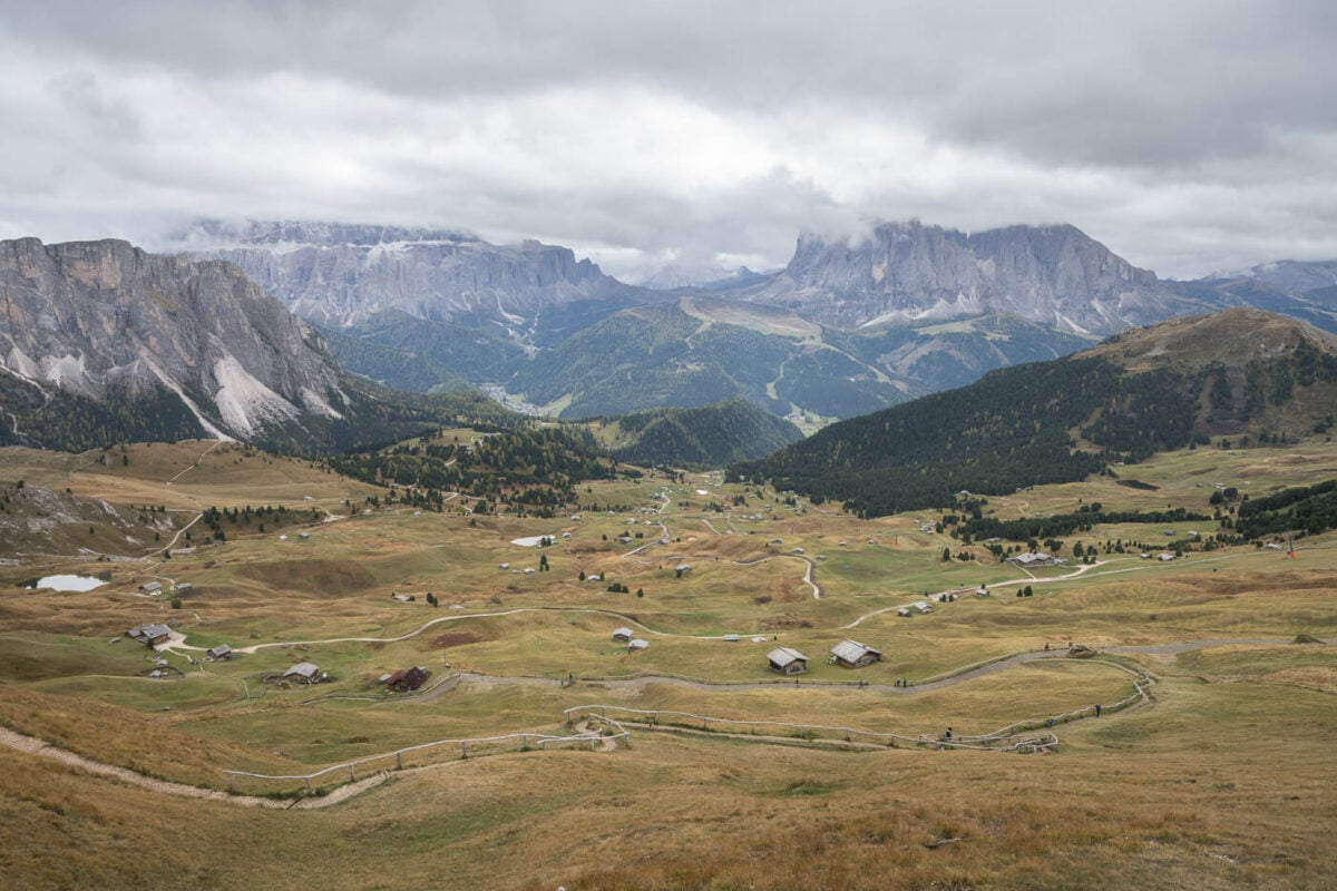 Seceda Ridgeline Hike Best Ridge In The Dolomiti The Photo Hikes