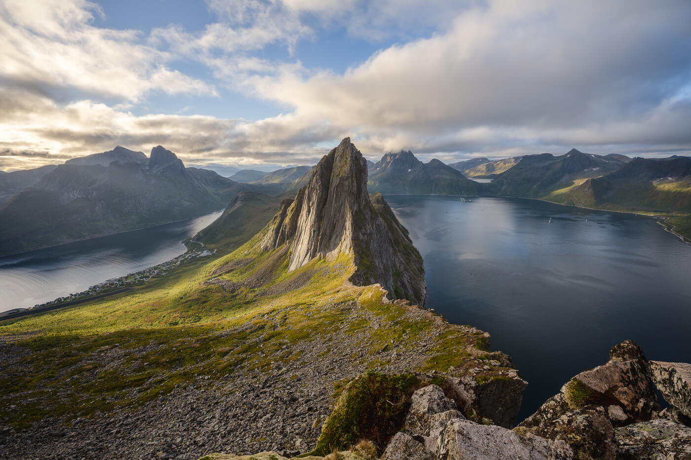 Segla shortly after Sunrise