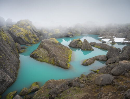 Hike to Stórurð – Giant Boulders in a Small Turquoise Lake