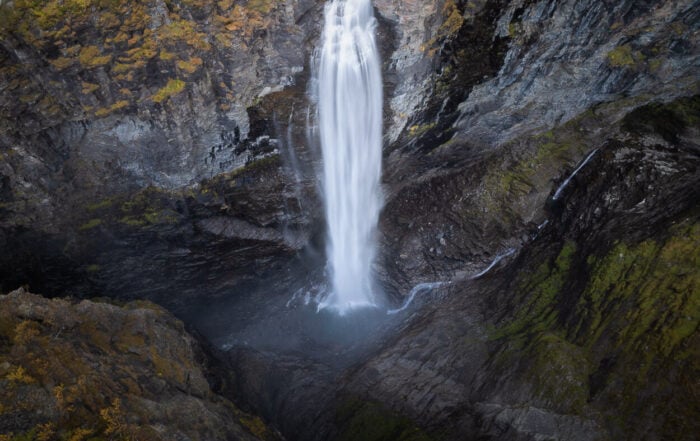 Waterfall that can be viewed from the Gorsa Bridge