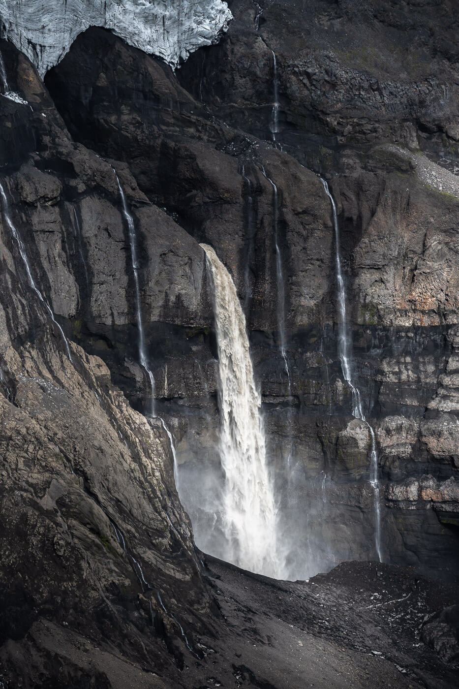 Huldufoiss waterfall in Thakgil.