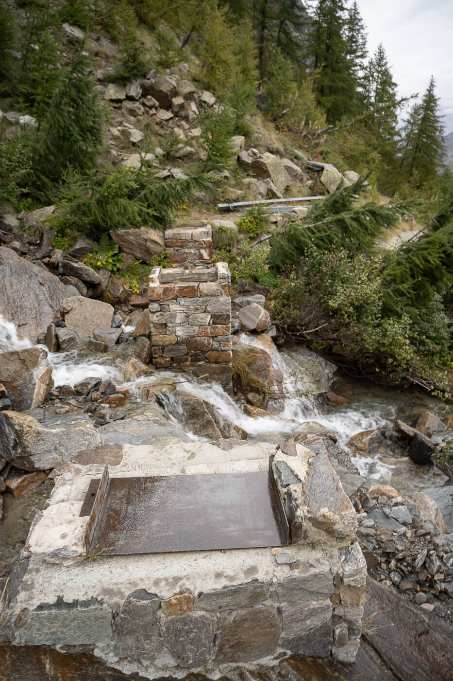 Bridge on the hike from Alpe Money to Valnontey destroyed by floods