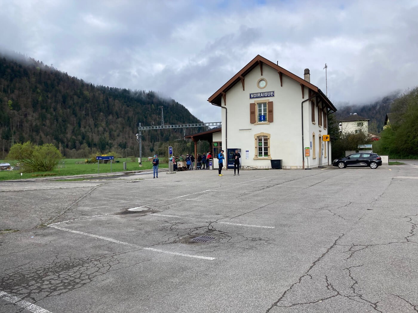 Noirague Train Station