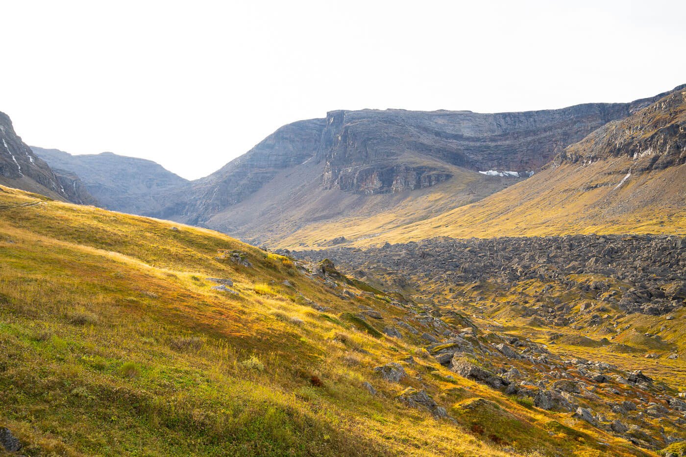 View of Kärkevagge or Geargevággi (Stendalen), a valley filled with giant boulders that can be viewed on the hike to Trollsjön
