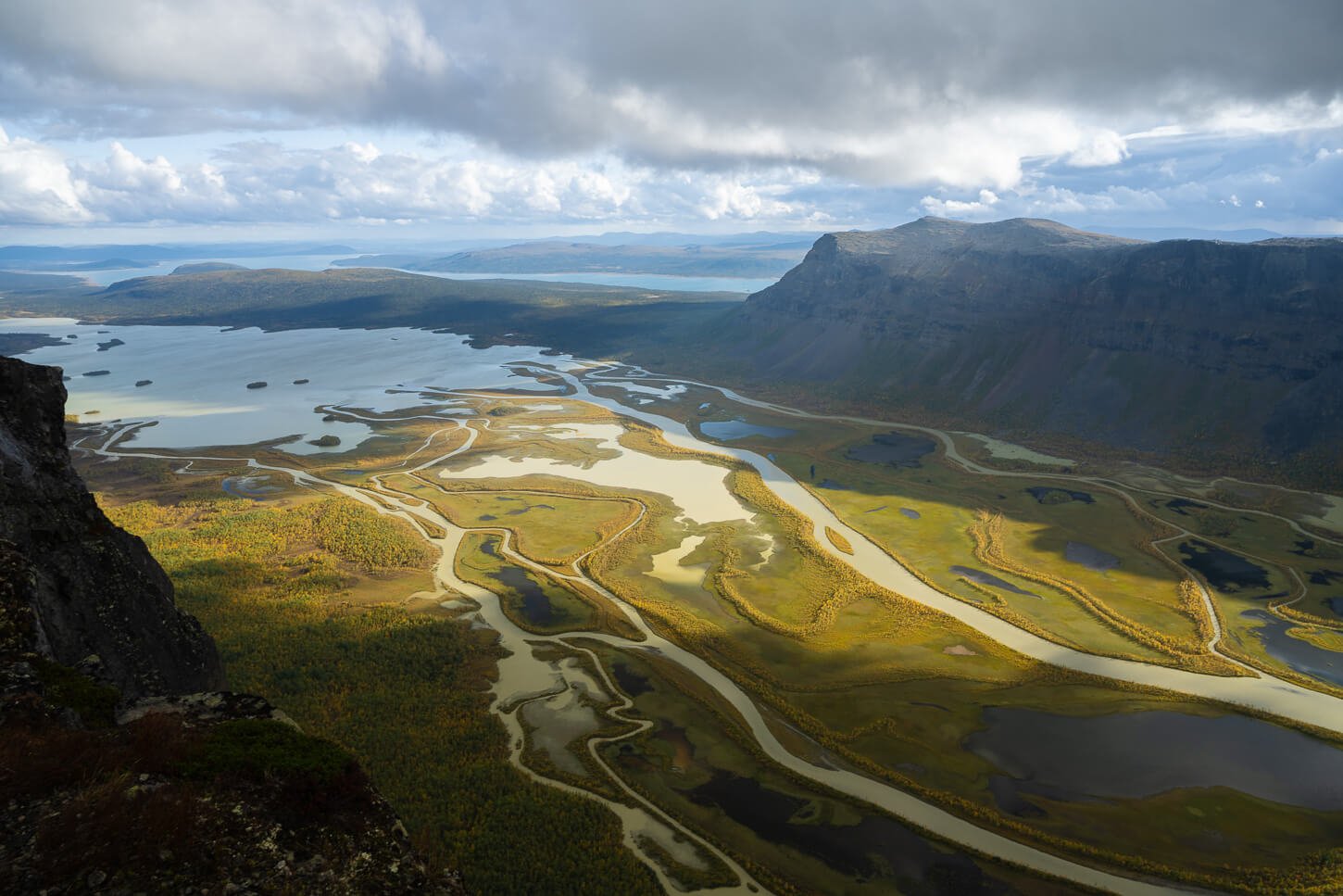 Landscape photo taken with a polarizer to remove reflections