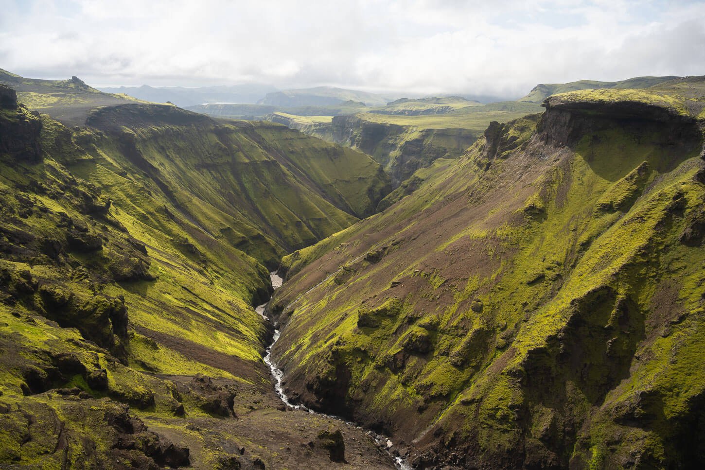 View of a ravine on the red tril hike in Thakgil
