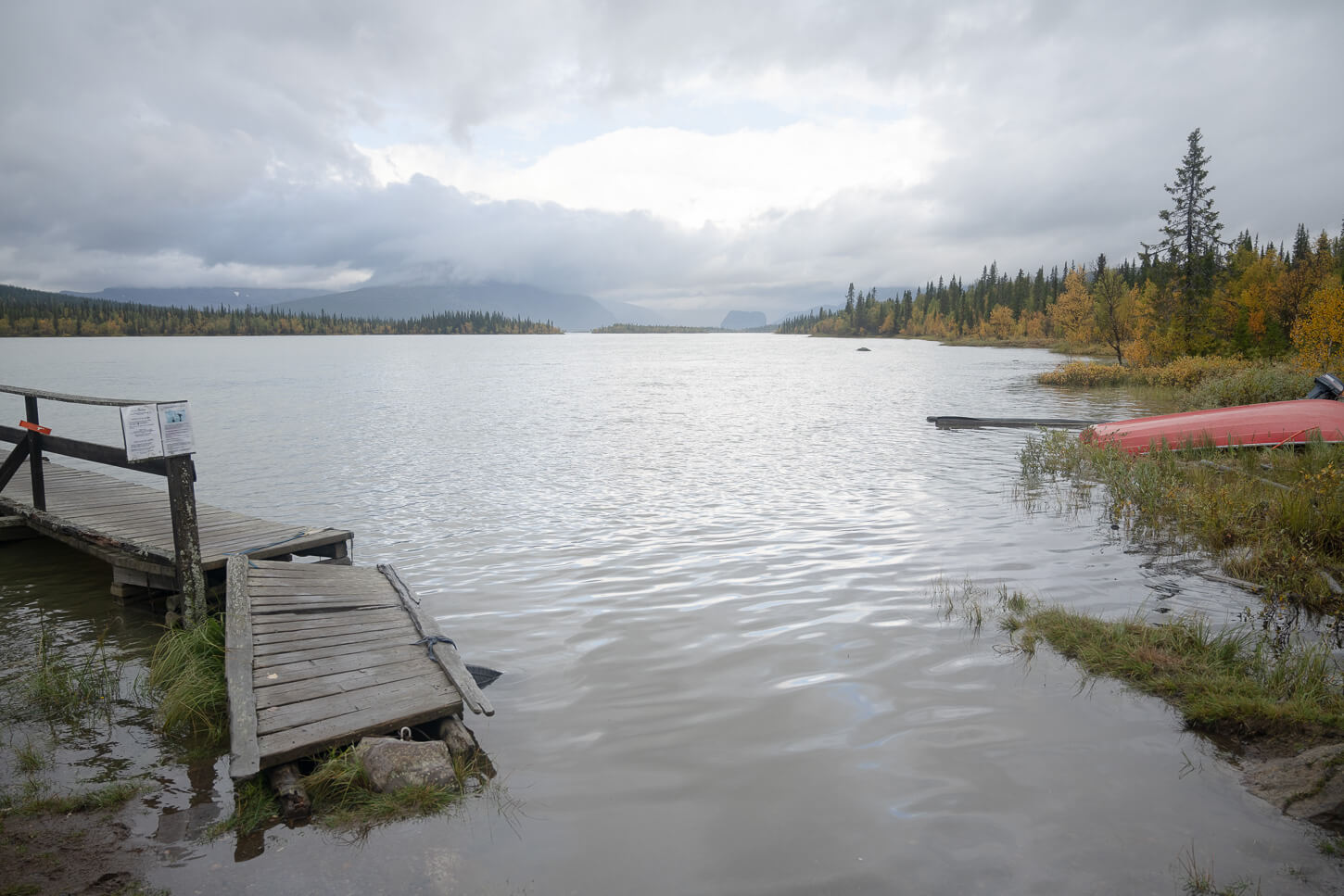 Cykelstigen dock on lake Lájtávrre or Laitaure