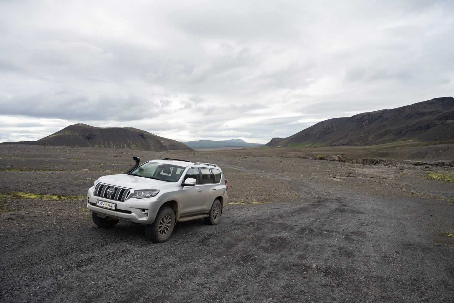 Nýifoss trailhead next to road F335 in the highlands of Iceland