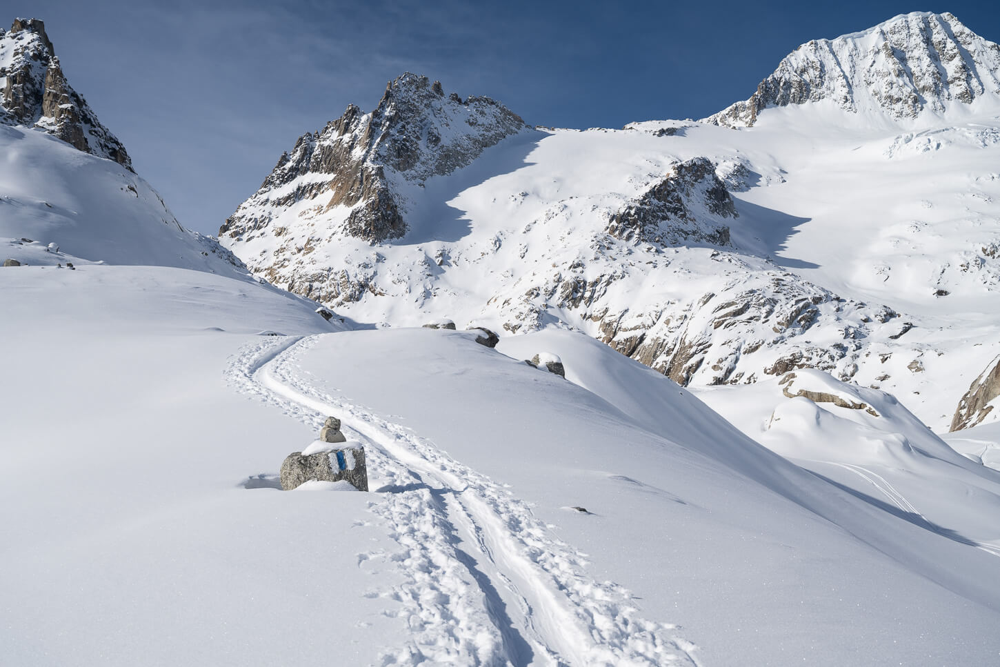 Sidelengletscher trail in winter only possible to reach on a snowshoe hike