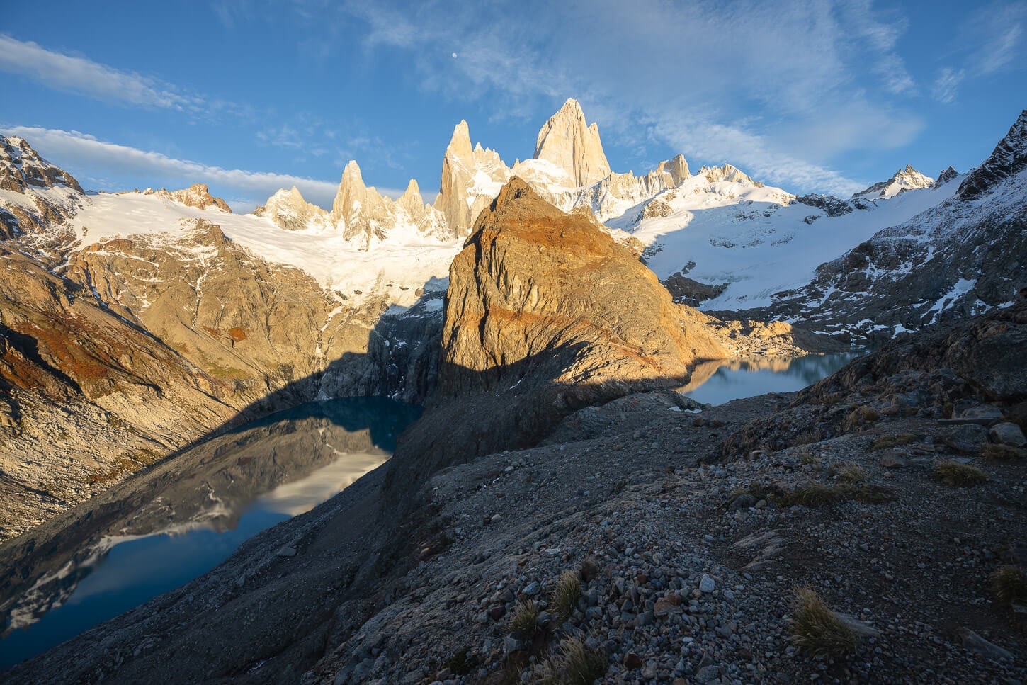 Laguna Sucia viewpoint next to mirador Laguna de Los Tres.