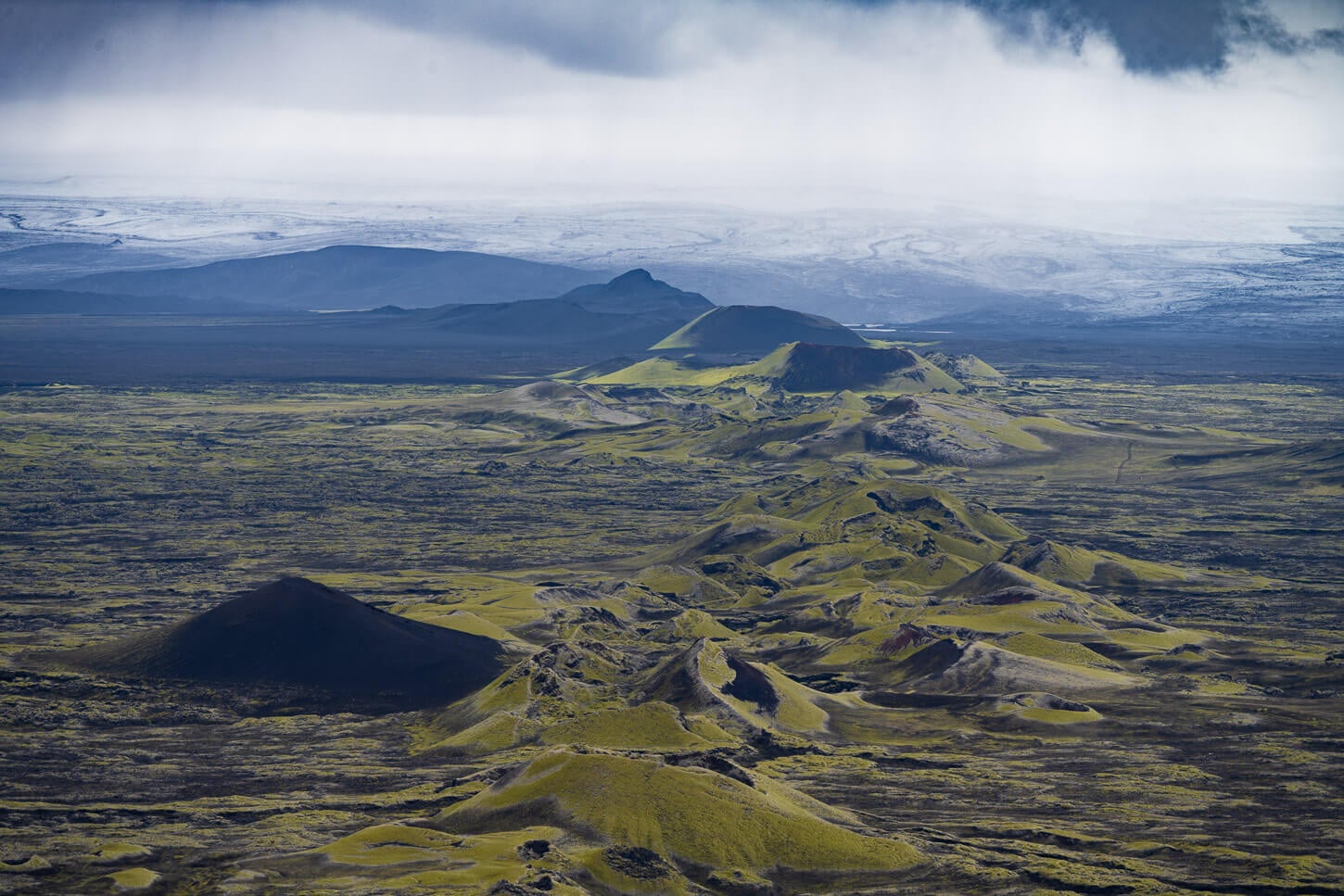 Row of Laki craters at Lakagígar, to the north of mount Laki