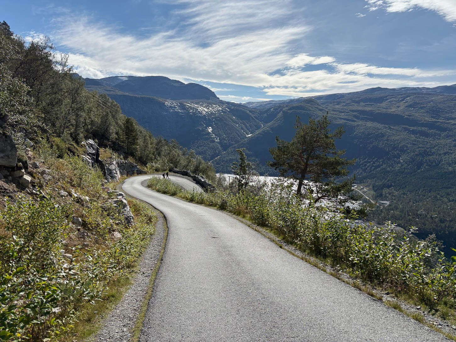 Paved Trolltunga road from P3