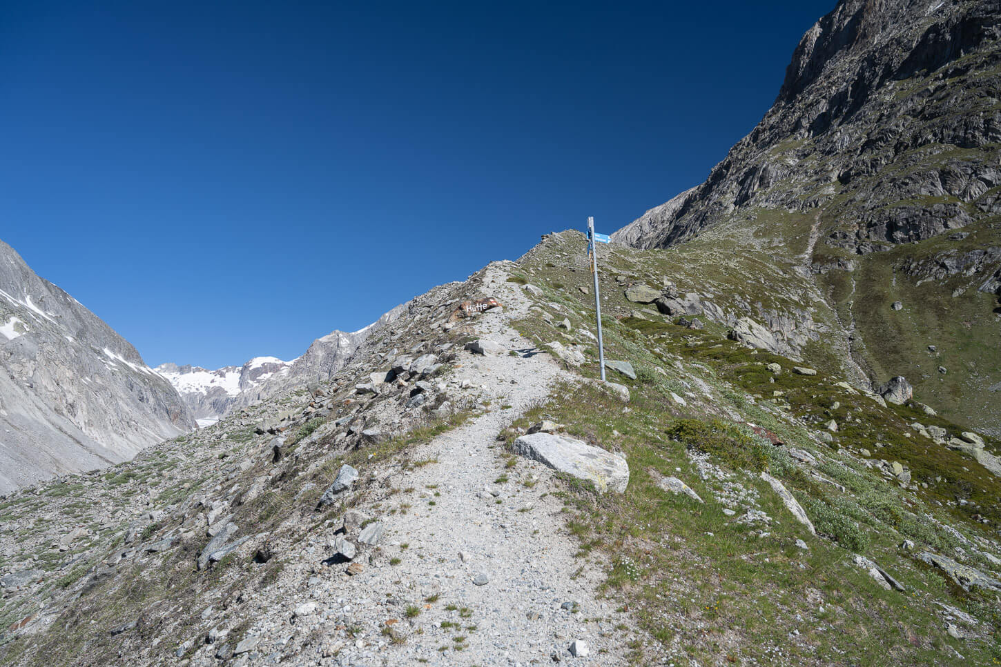 Ridge trail on a morainic deposit