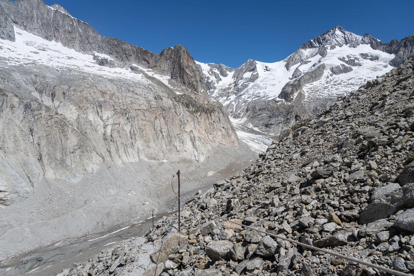 Scree section of the trail leading to the Oberaltschgletscher, partly roped, where the hike to the Oberaletsch hut continues toward the glacier.