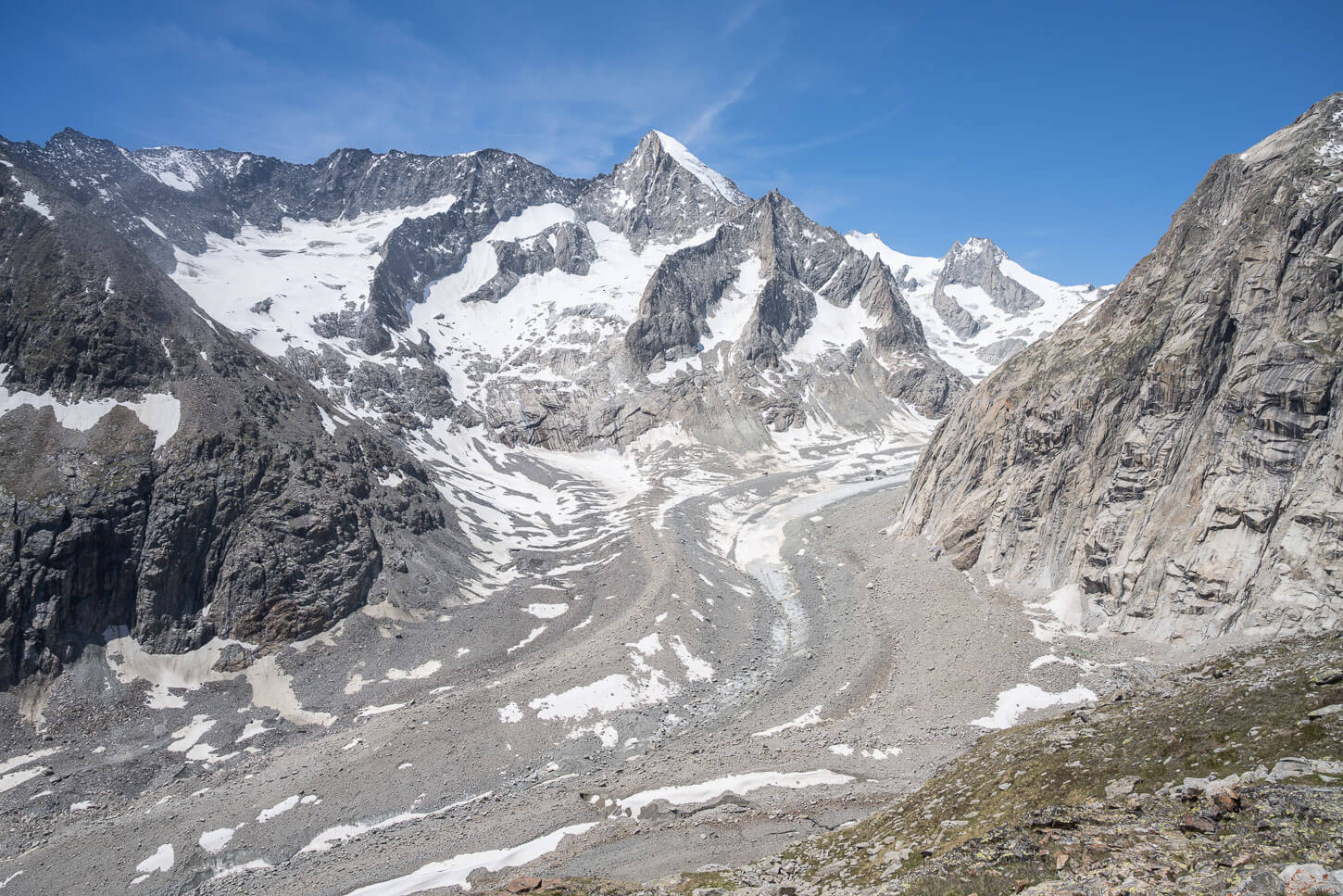 View of the Beich glacier from the Oberaletschhütte with the Nesthorn montain in the background.