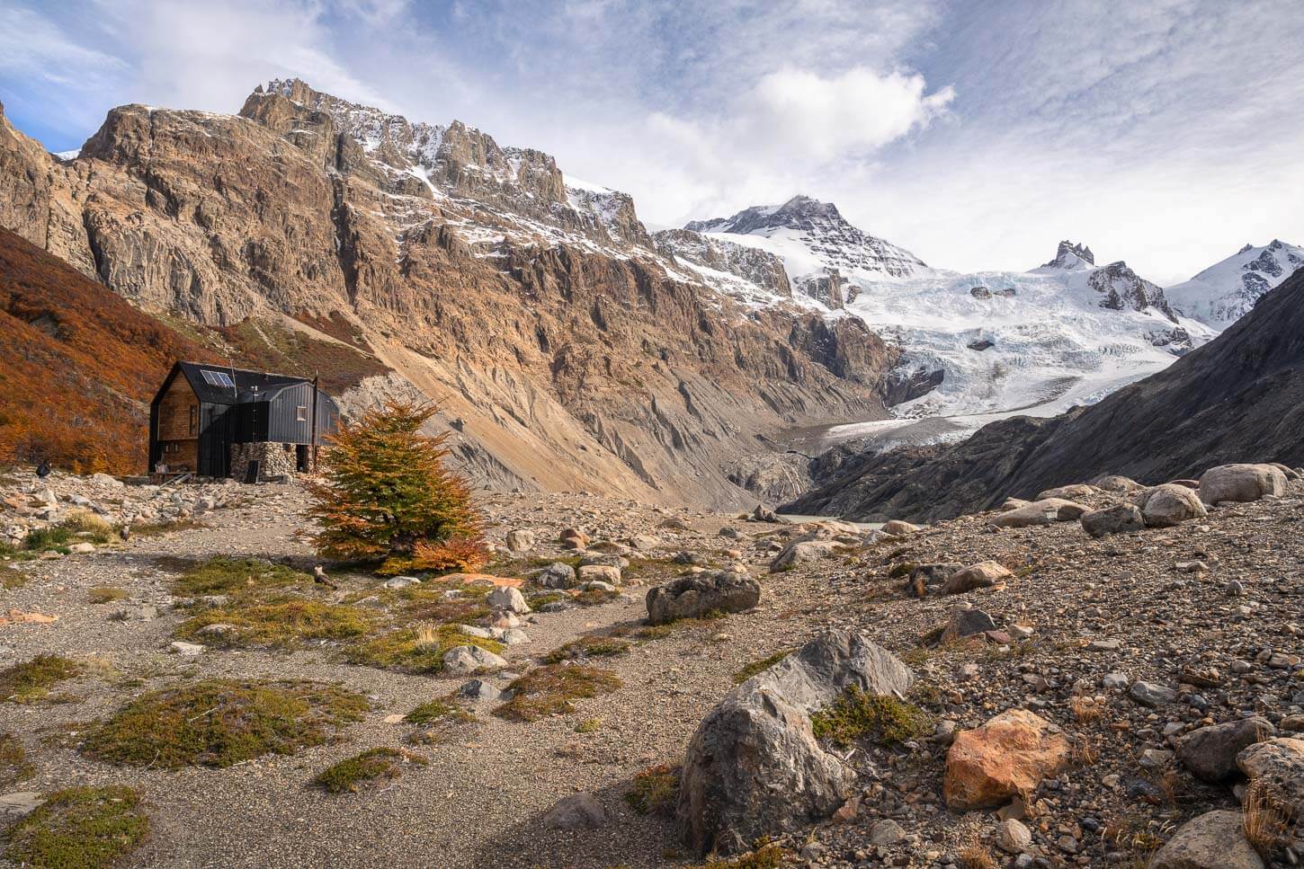 Caglier hut at the end of the Hike to Laguna Diablo, with the glacier in the background.