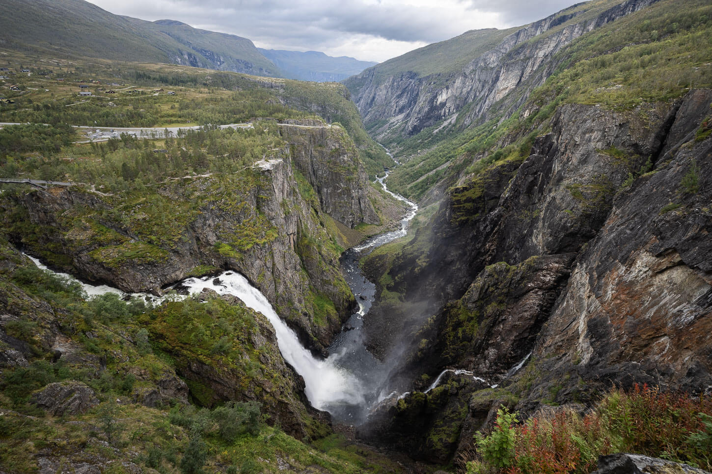 Vøringsfossen viewpoint from the main observation deck Hovedutsiktspunkt Fossli, just below the Hotael Fossli, which is the most popular viewpoint.