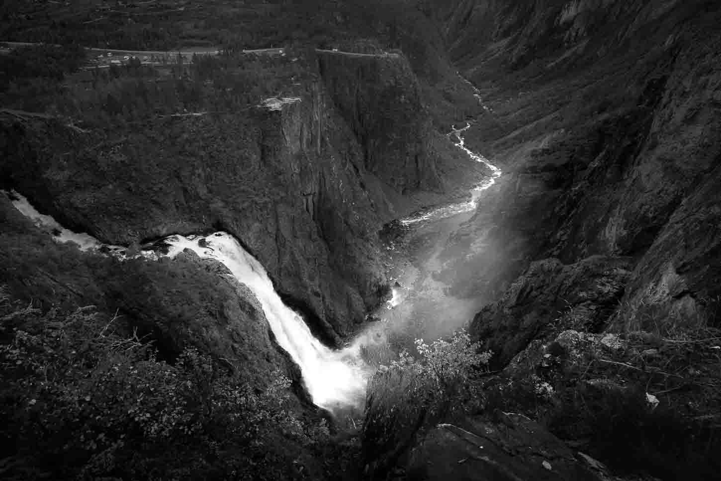 Black and white photo of Vøringsfossen