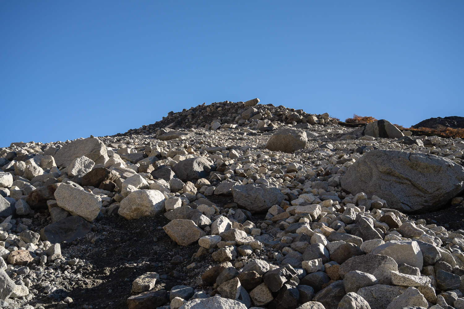 Unstable boulders on a steepmorainic deposit on the trail to Laguna Sucia