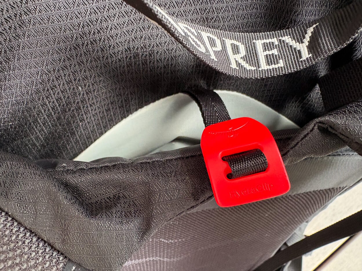 Osprey Talon 44 bladder clip