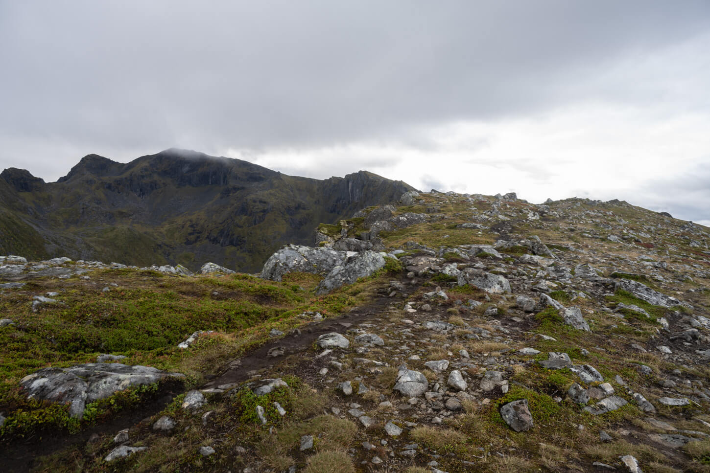 View of the ridge trail that connects Delpsheia to Matmora, visible in the distance.