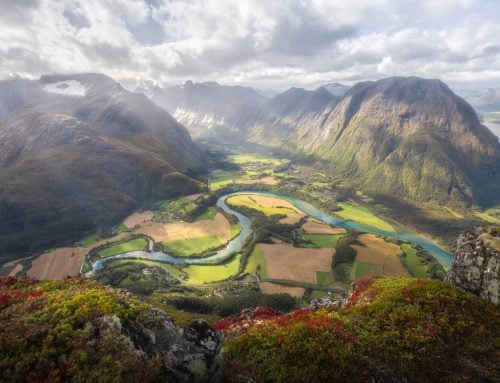 Romsdalseggen Ridge Hike Trail Guide